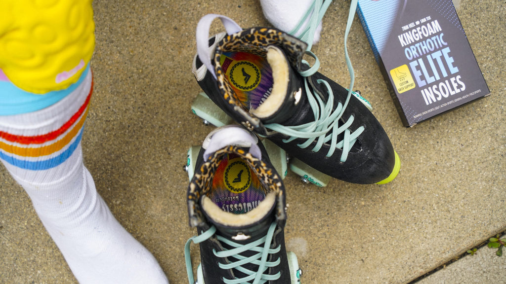 Bird's eye view of skates, you can see that there are a pair of Estro Jen's signature FP Insoles inside.