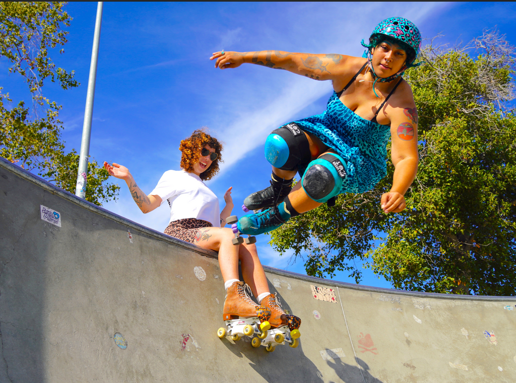 Rainbow online skate helmet
